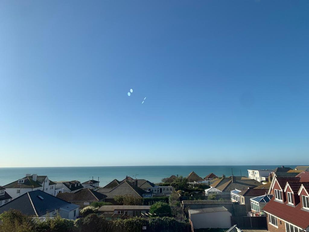 The Greenwich Rooms - Burger & Bird Bar & Restaurant Peacehaven Exterior foto
