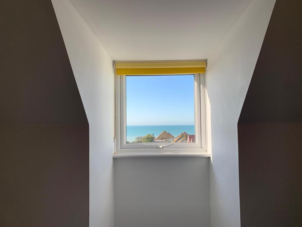 The Greenwich Rooms - Burger & Bird Bar & Restaurant Peacehaven Exterior foto